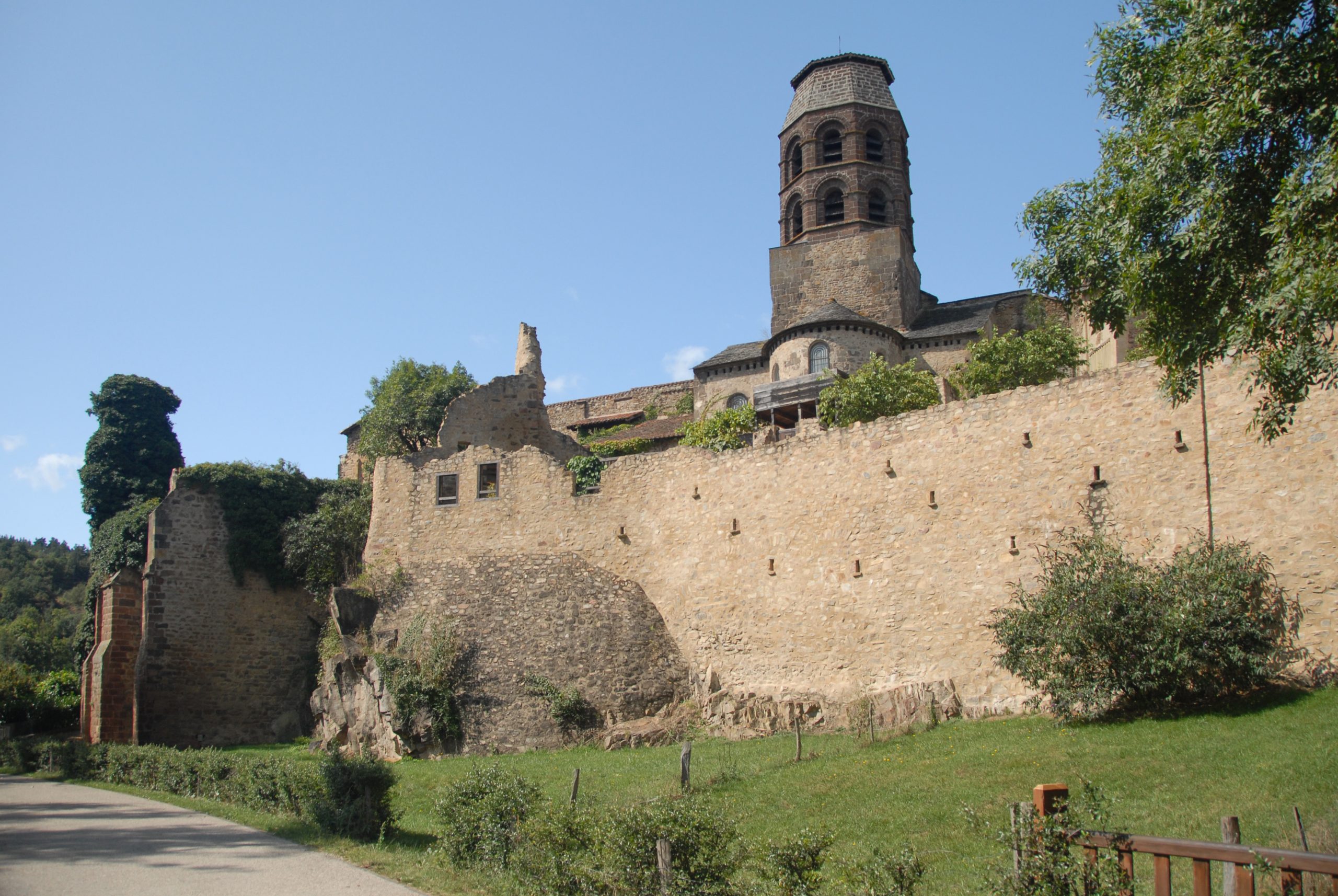 Abbaye de Lavaudieu